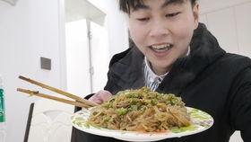 泡椒泡面爆料视频,独家爆料带你探秘网红美食制作过程  第1张