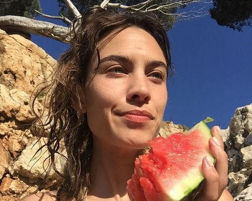 娱乐吃瓜酱英国,揭秘“娱乐吃瓜酱”背后的故事  第2张